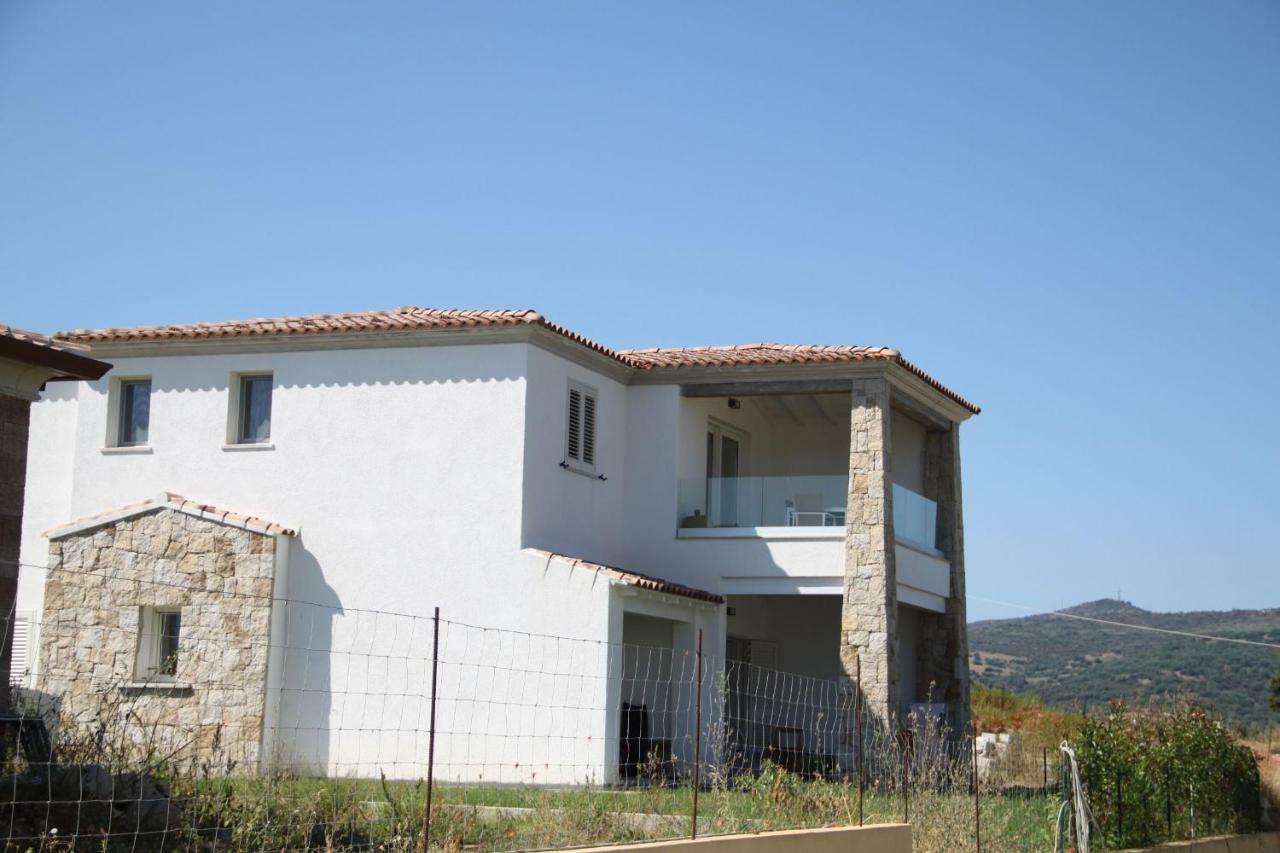 R House Будони Экстерьер фото
